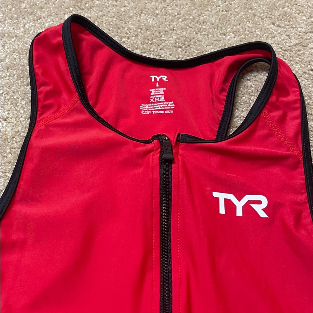 TYR Competitor Tank with front zip Size Large - Picture 3 of 8